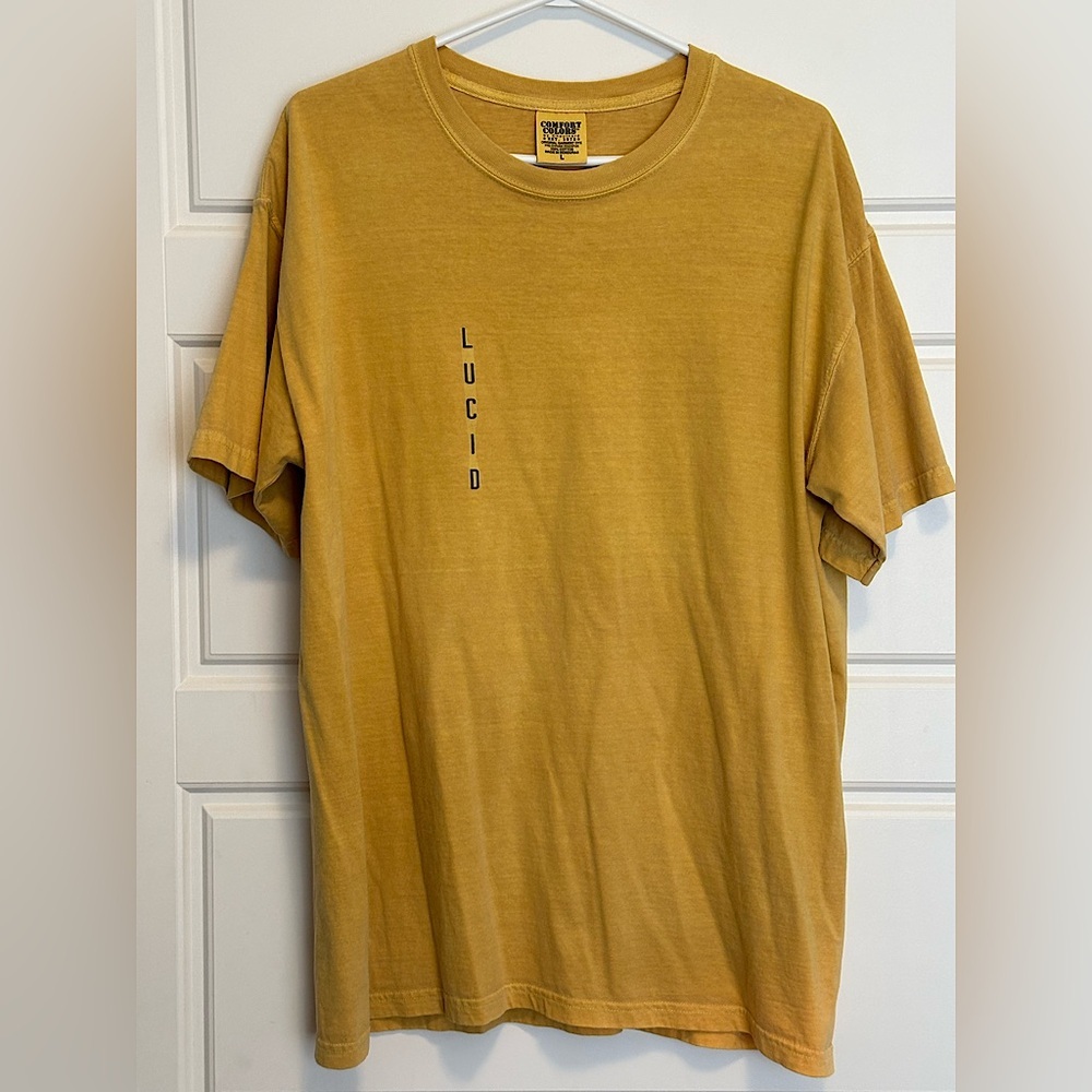 Pulp Fiction Mia Wallace Graphic Tee, size large in yellow/mustard